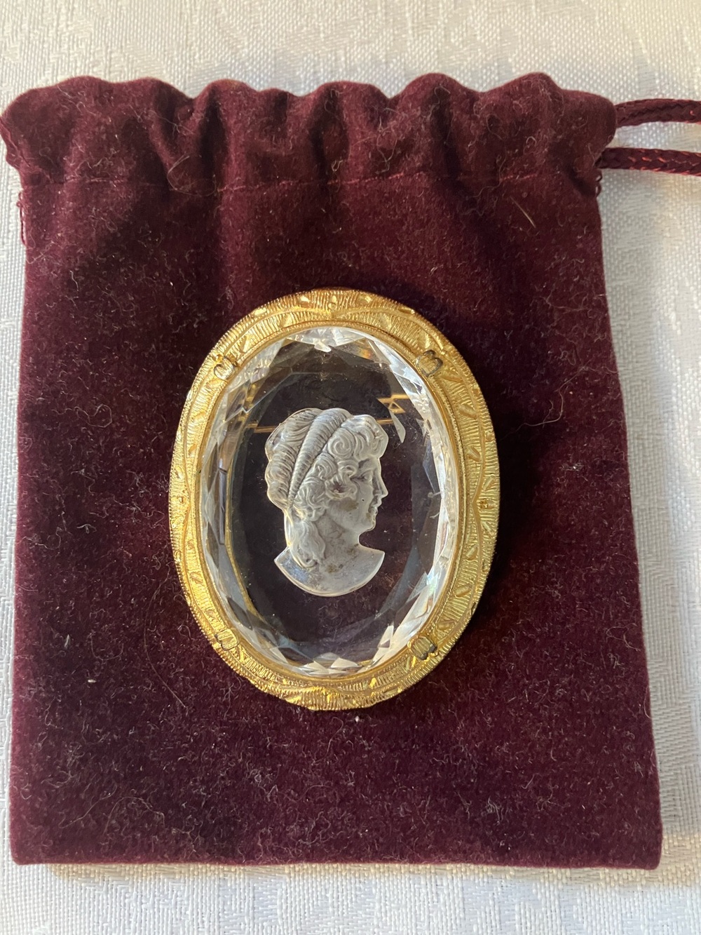 Vintage Crystal Cameo Brooch in Gold and Clear